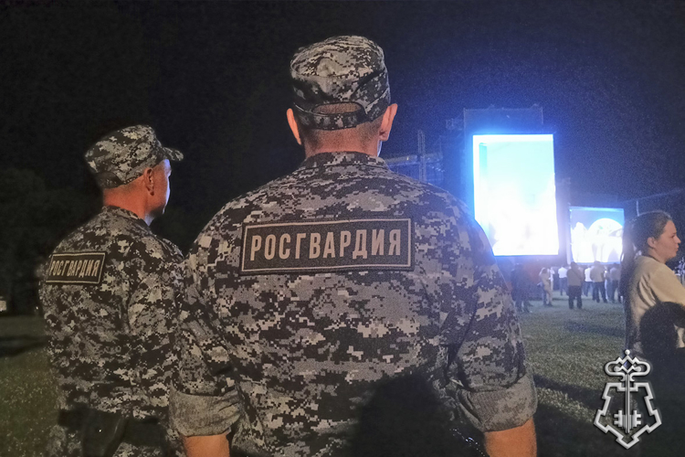 Росгвардия обеспечила безопасность проведения Дня металлурга в Хакасии 