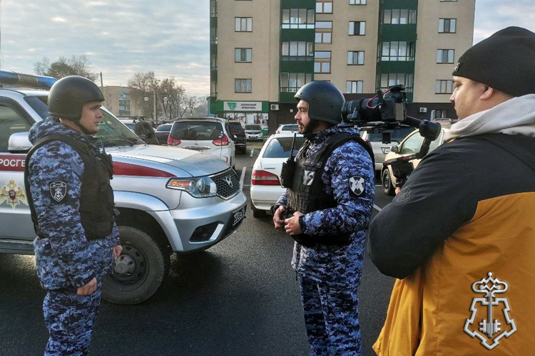 На страже правопорядка. В Хакасии корреспондент телевидения на день сменил профессию на роль сотрудника вневедомственной охраны Росгвардии