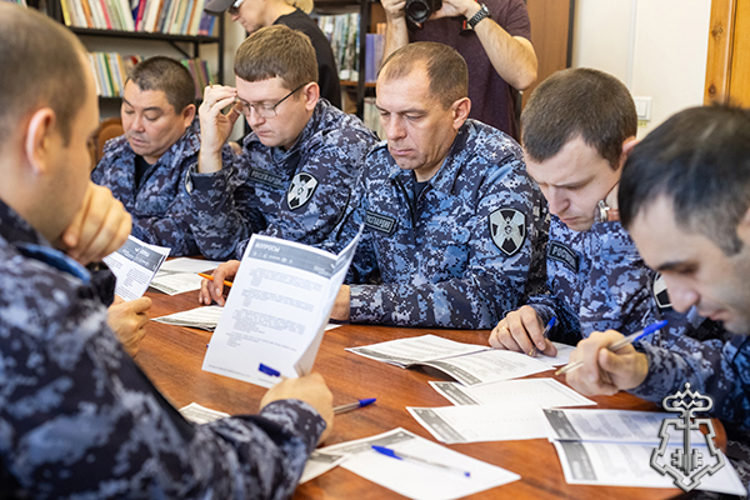 В Хакасии сотрудники вневедомственной охраны Росгвардии написали «Большой этнографический диктант» 