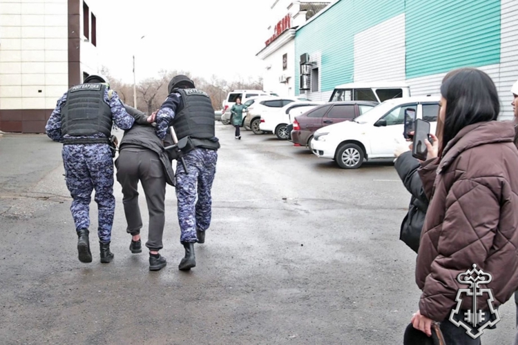 В Отделе вневедомственной охраны Росгвардии по Черногорску прошел день открытых дверей для подрастающего поколения