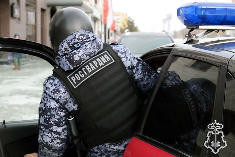Росгвардейцы задержали в Черногорске подозреваемого в грабеже