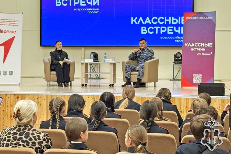 Сотрудник вневедомственной охраны Росгвардии в Абакане рассказал подрастающему поколению о своей профессии