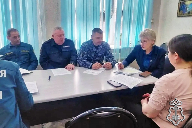 В рамках Всероссийского учения росгвардейцы провели тренировку на объектах образования Хакасии