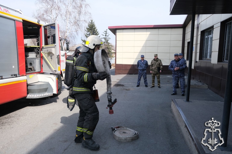 В отделе вневедомственной охраны Росгвардии по Черногорску проведено пожарно-тактическое занятие