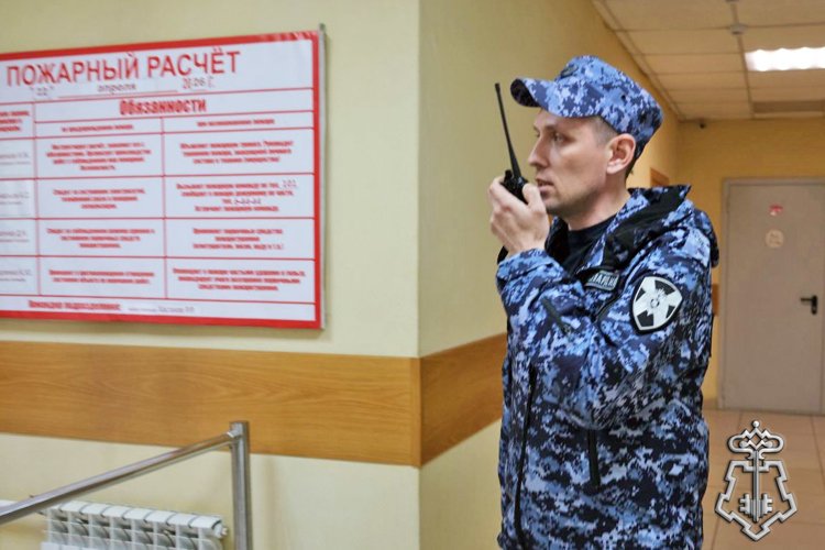 В отделе вневедомственной охраны Росгвардии по Черногорску проведено пожарно-тактическое занятие