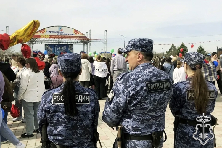Росгвардейцы приняли участие в обеспечении безопасности первомайских праздничных мероприятий в Хакасии