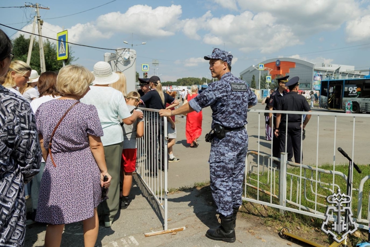 Росгвардейцы приняли участие в обеспечении безопасности празднования Дня города Абакана