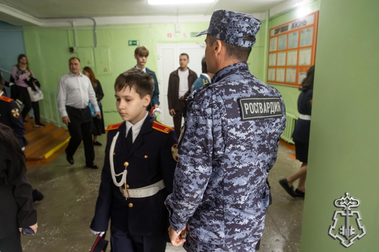 При участии ОВО Росгвардии в Хакасии обеспечена безопасность проведения Дня знаний